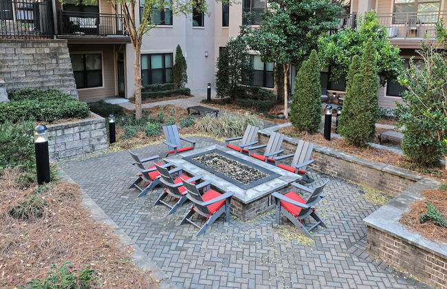 Ebony Ivory Midtown King Bed - Foto 35