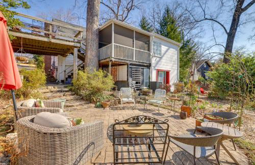 Unwind Fireside and Walk to Dtwn! Tyron Retreat - Foto 23