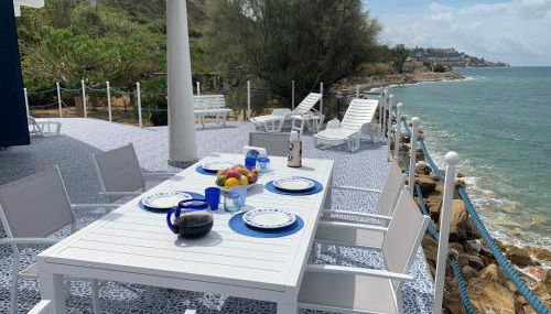 Villa Delfino Blu con accesso diretto al mare dalla scogliera e privacy impagabile. - Foto 4