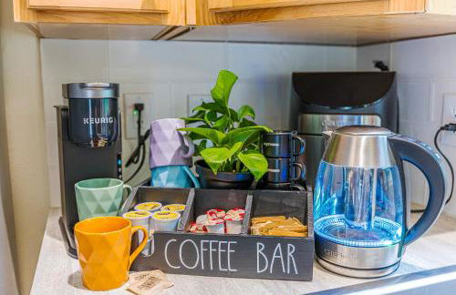 NEW Nestled Private Tiny Home Situated Near ONP - Foto 11