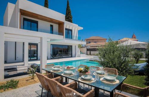 Nefele Luxury Recidency, A Concealed Delight by MindYourVilla - Foto 51