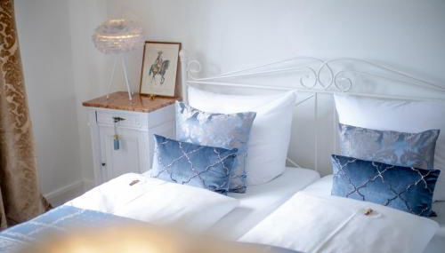 BALTHAZAR IPHOFEN, ohne Frühstück, nähe MARKTPLATZ, KNAUF GIPS KG und ConneKT, Weingut Wirsching, TV mirroring 55" Zoll, Wifi, mit Garten & Terrassen - Foto 3