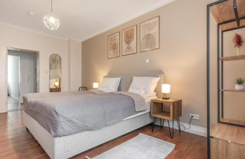 cruwzo I Modern Centrally Located Apartment with Parking Modern Centrally Located Apartment with Parking - Photo 3