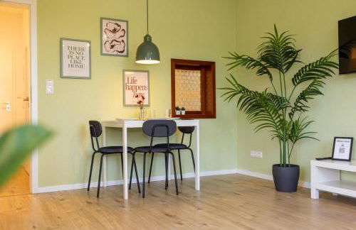 Ruhiges Apartment mit Stellplatz nahe Innenstadt & Main - Foto 1