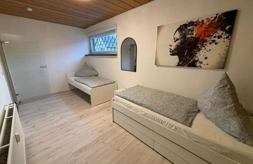 140qm - 4 Zimmer- Parkplatz - Autobahn - blauer See - MalliBase Apartments - Foto 14