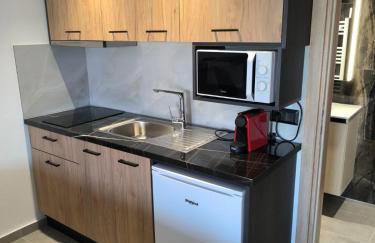 Garden and Sea - Photo 14