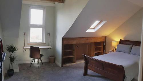 Self-contained Attic Flat, 15 mins from the centre - Foto 1