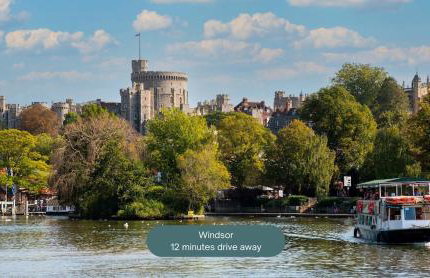 Meadow House with Driveway Parking, Spacious Garden, Fast Wifi and Smart TVs by Yoko Property - Foto 41