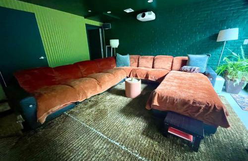 Bright 2-Story Brooklyn Oasis w Patio & Fire Pit - Foto 12