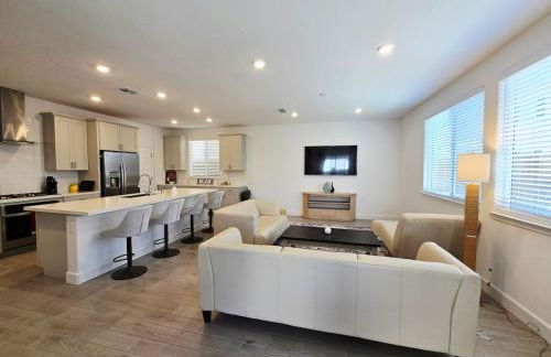 Beautiful Roseville Home - Quiet Neighborhood - Near Galleria Mall - Foto 12