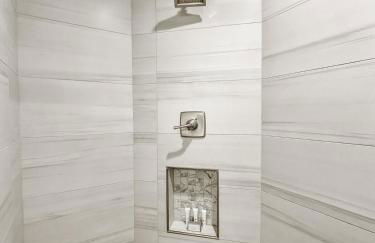 Family-Friendly 3-Bedroom Condo for 6 and 5 min to Disney - Photo 21