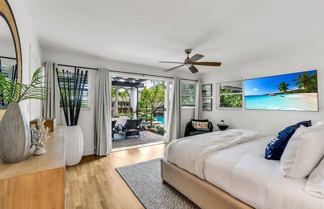 New Waterfront Oasis, Minutes to Beach, Eats, Shops - Foto 3