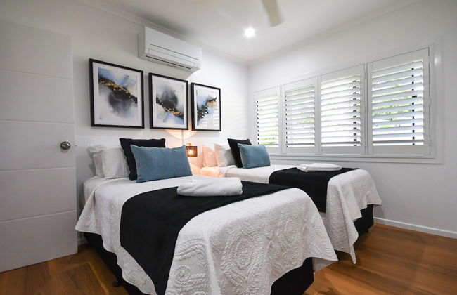 Birds 'n' Bloom Cottages - Photo 4