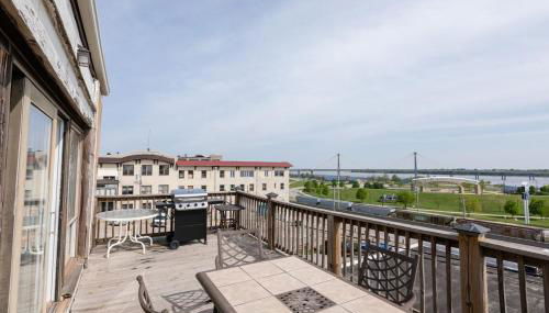 Riverview Loft! Downtown Alton - Foto 5