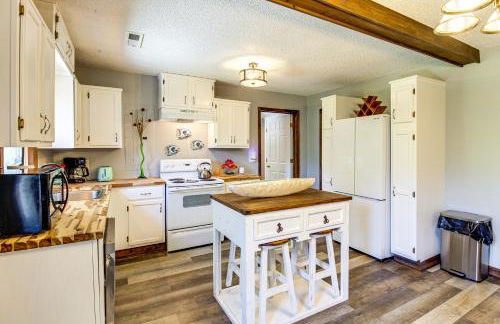 Lake Guntersville Hideaway! Home on Over 2 Acres - Foto 6