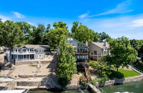 Life's Better At The Lake - Foto 45