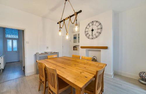 Central Filey Family Cottage for Groups with Super King Bedroom and Bunk Room - Foto 3