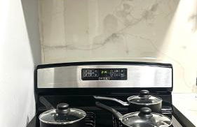 Cozy Stay with Games, 15 min to NYC, Private Backyard - Sleeps 6 - NEAR METLIFE STADIUM - Foto 14