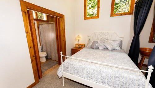 Cozy Cedar Cabin Near Silverwood Theme Park - Sleeps 5 - Quiet & Private - Foto 5
