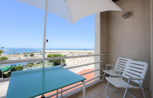 Sea View Apartment by Rent4all - Photo 19