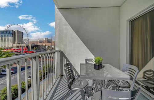 Royal Oasis Suite at Platinum Hotel-Strip Views - Foto 30