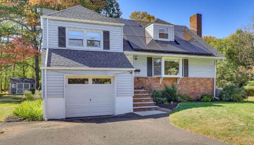 Spacious Fanwood Home with Decks, Walk to Park! - Foto 4