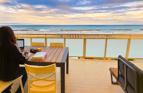 Terrazzo Panoramico Fronte Mare Zamponi - Foto 3