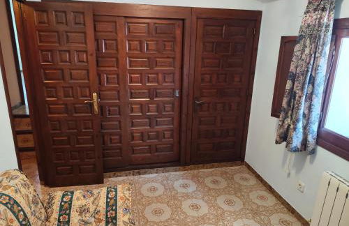 Precioso chalet con gran algarrobo y piscina privada - Foto 14