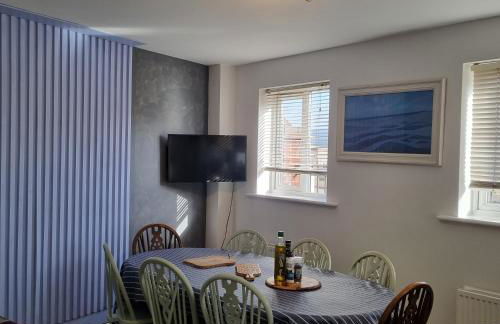 Sea Escape The Tardiis Beachfront location Aberavon beach Sea Views Driveway parking - Foto 17