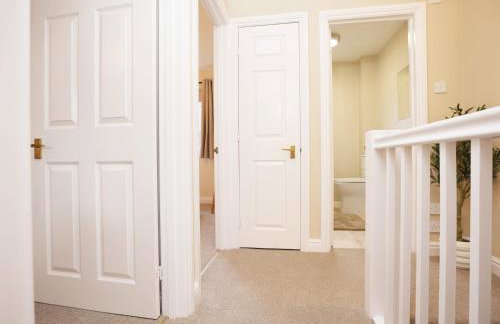 Orchard Place By N And N Stays, Perfect for corporate, contractor teams and families visiting the area, 3 Bed House with Private Parking, Semington Near Bath - Foto 44