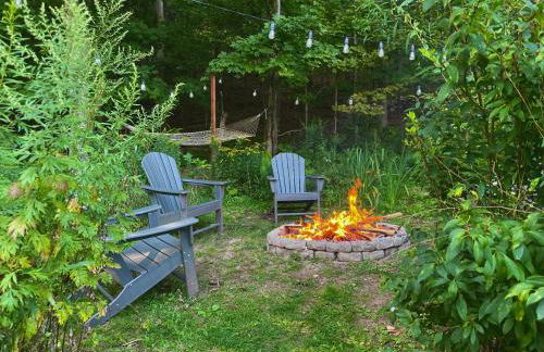 Cozy Cottage with Jacuzzi, Sauna, Fire Pit and Reading Nook! - Foto 43
