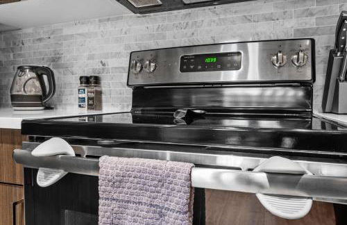 Luxury 1BR Apt-Pool RWJ-Rutgers StPeter-Free Parking - NYC316 - Foto 8