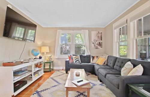 Bohemian Bungalow Pac-Man, walk downtown, pet friendly - Foto 42