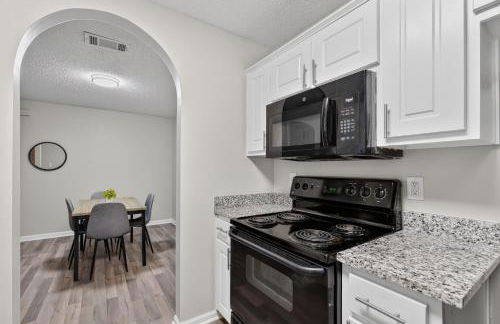 Bright Stockbridge condo with full kitchen - Foto 1