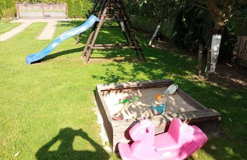 Domek letniskowy w Nadolu nad jeziorem Żarnowieckim - Foto 12