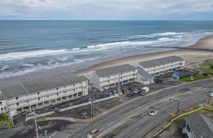 Pool and Hot Tub Ground Floor Studio - Oceanfront - Full Kitchen - Patio - Foto 28