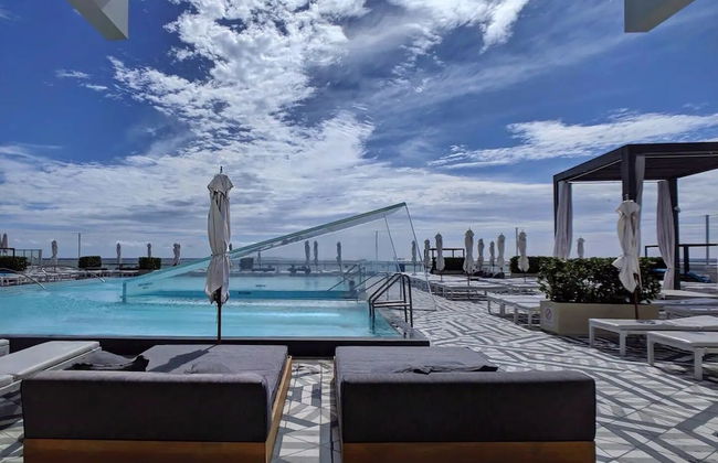 W Residences 2 Bedroom Suite 2 Condo by RedAwning - Photo 25