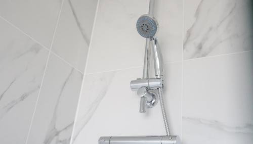 Newcastle Weekly & Monthly Offers, New 3 Bed House, Contractors, Families, Relocations Stays - Foto 2, Shower