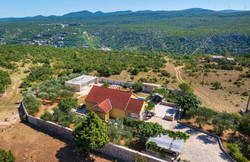 MY DALMATIA - Villa Sucic with private pool and mountain view - Foto 40