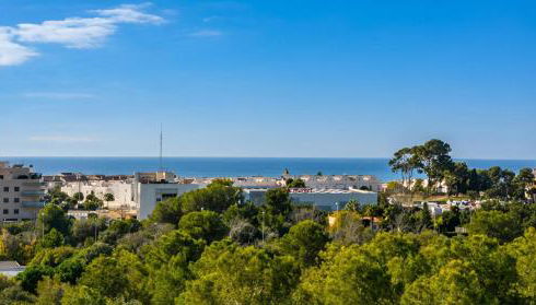 Villa Med A 2 kilometros andando de la playa, del puerto de Aguadoç y a 4 del centro de Sitges Muy Soleada todo el dia Capacidad superior a 16 personas NO REQUIERE COCHE - Foto 5