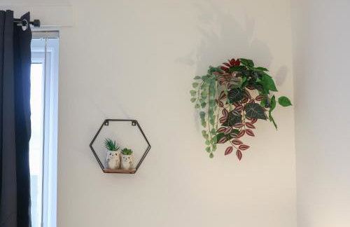 Spacious 4 Bedroom House with Parking - Foto 10