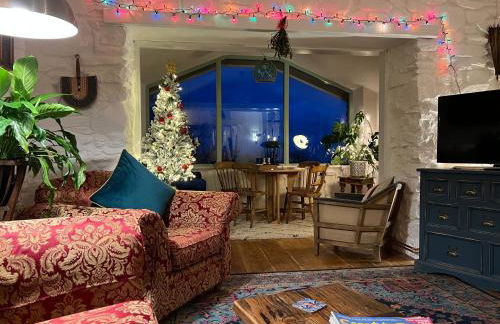 Lofthouse - secluded quirky cottage with sea views! - Photo 38