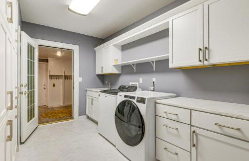 Great for Groups Home 3 Mi to Dtwn Springfield! - Photo 35