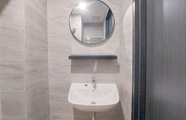 Best Place And Elegant Studio Collins Boulevard Apartment - Foto 14