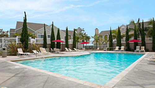 Chic Upstairs Condo Steps from Strands Beach - Foto 2