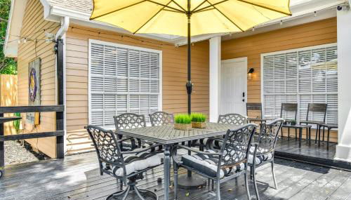 Colorful Baton Rouge Home Deck, Grill and Fire Pit - Foto 3