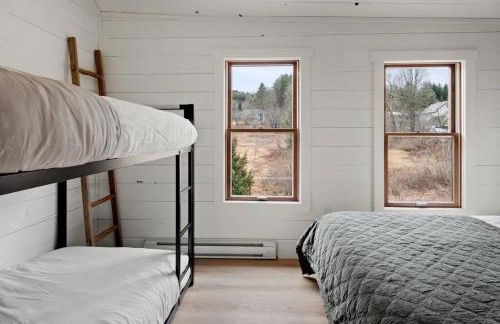 100% Renovated Stowe Village Farmhouse - Photo 31