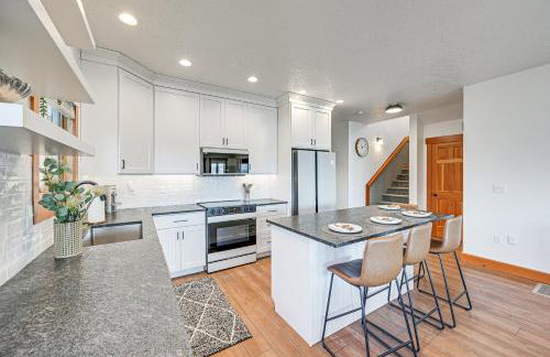 Walk to Flathead Lake Polson Home with Balcony - Foto 3