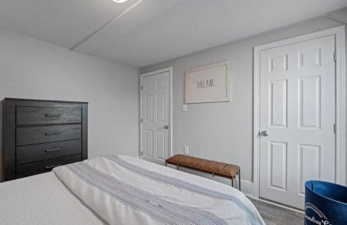 Stylish & Large Top Floor w Private Front Porch - Foto 13