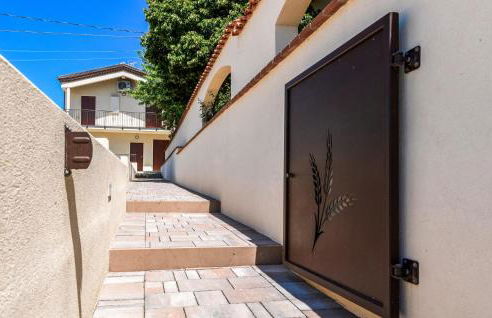 Awesome Apartment In Terre Roveresche - Foto 20